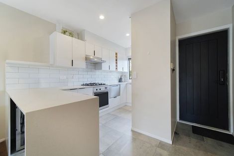 Photo of property in 14 Puma Drive, Golflands, Auckland, 2013