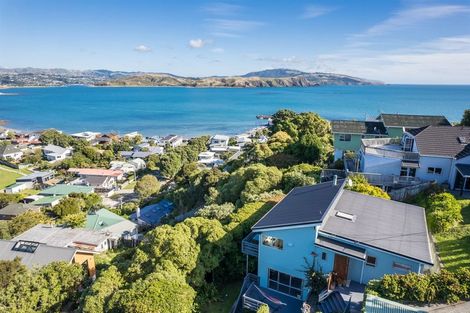 Photo of property in 22 Gordon Road, Plimmerton, Porirua, 5026