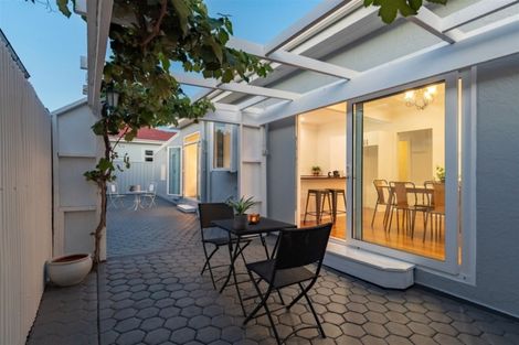 Photo of property in 155 The Esplanade, Petone, Lower Hutt, 5012