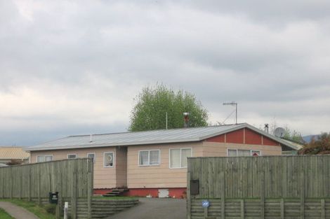 Photo of property in 14 Beech Place, Owhata, Rotorua, 3010