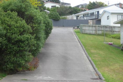Photo of property in 2/67 Trias Road, Totara Vale, Auckland, 0629