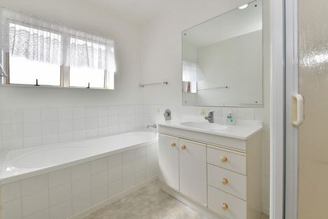 Photo of property in 26 The Grove, Red Beach, 0932