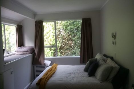 Photo of property in 5a Robert Street, Newlands, Wellington, 6037