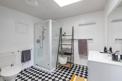 Photo of property in 84 Whiteley Street, Moturoa, New Plymouth, 4310