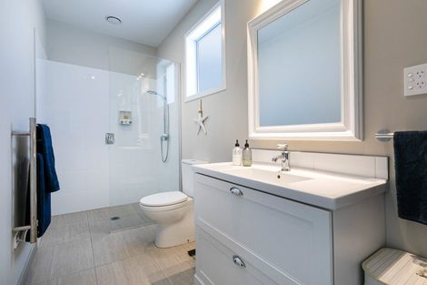 Photo of property in 98 Ahumoana Road, Okura Bush, Albany, 0794