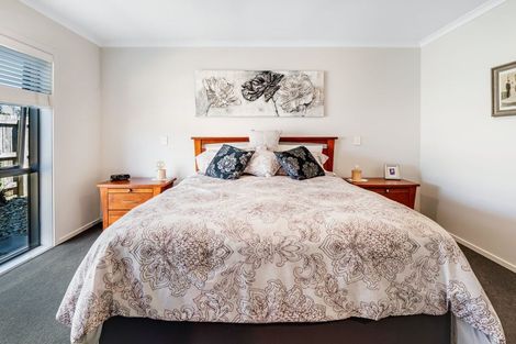 Photo of property in 8 Ash Close, Levin, 5510