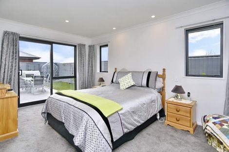 Photo of property in 6 Winterslow Lane, Rangiora, 7400