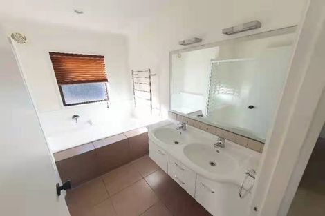 Photo of property in 6 Tableau Place, Totara Vale, Auckland, 0629