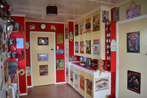 Photo of property in 14 Charles Street, Takapau, 4203