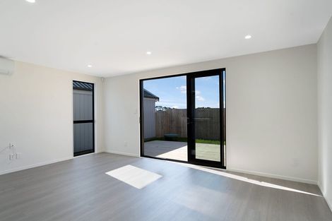 Photo of property in 52 Horokaka Street, Massey, 0614