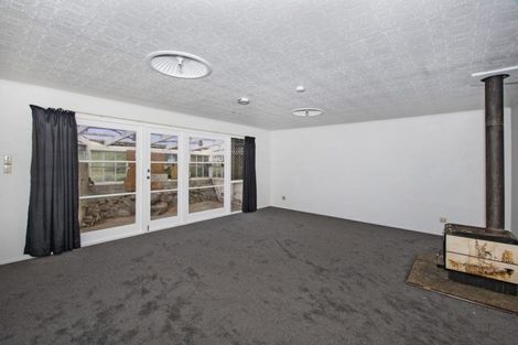 Photo of property in 15 Taraire Crescent, Otangarei, Whangarei, 0112