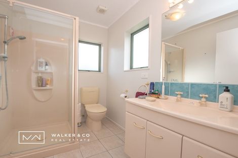 Photo of property in 15 Malcolm Gillies Grove, Totara Park, Upper Hutt, 5018