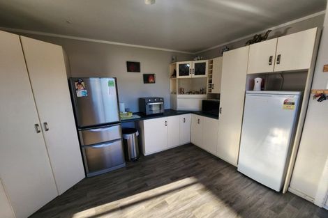 Photo of property in 74 Awamoa Road, Holmes Hill, Oamaru, 9401