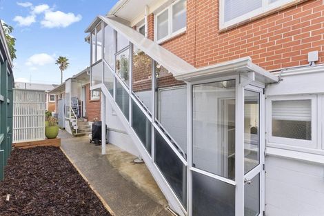 Photo of property in 2/4 Cecil Road, Milford, Auckland, 0620