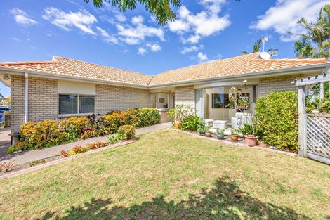 Photo of property in 4 Spinnaker Point, Manly, Whangaparaoa, 0930