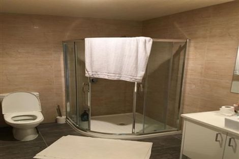 Photo of property in 12 Bintulu Place, Fairview Heights, Auckland, 0632