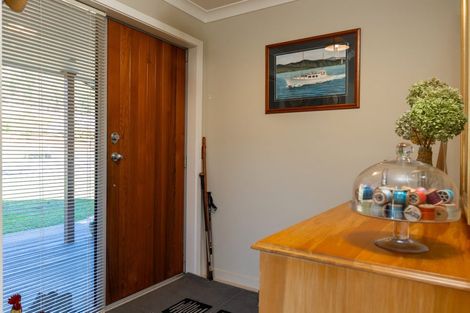Photo of property in 6 Weka Place, Picton, 7220
