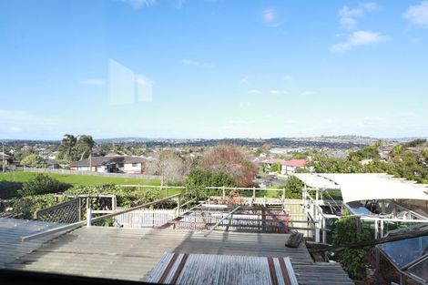 Photo of property in 58 Bradbury Road, Botany Downs, Auckland, 2010