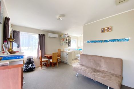 Photo of property in 2/4173a Great North Road, Glen Eden, Auckland, 0602