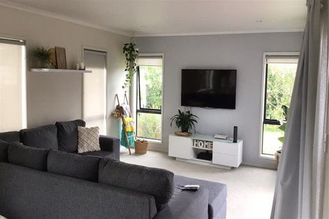 Photo of property in 355 One Tree Point Road, One Tree Point, 0118