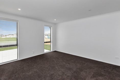 Photo of property in 15 Te Taniwha Road, One Tree Point, 0118