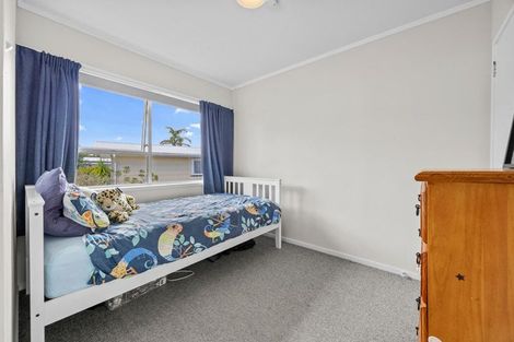 Photo of property in 2/4 Illana Place, Ranui, Auckland, 0612