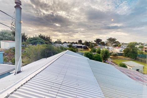 Photo of property in 165 Kahukura Avenue, Waitarere Beach, Levin, 5510