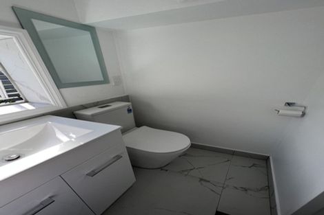 Photo of property in 127 Exmouth Road, Northcote, Auckland, 0627