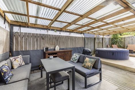 Photo of property in 16 Owhiti Street, Titahi Bay, Porirua, 5022