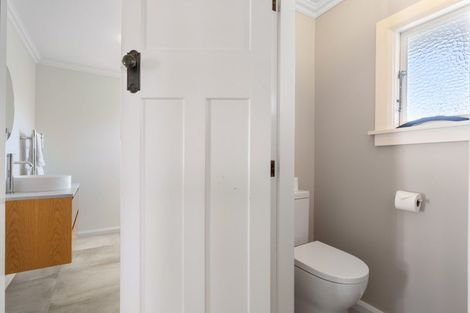 Photo of property in 26 Baring Terrace, Strandon, New Plymouth, 4312