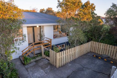 Photo of property in 21b Colchester Crescent, Newlands, Wellington, 6037