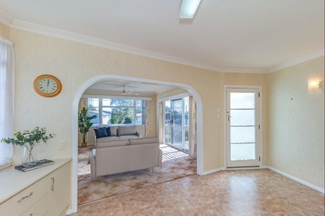 Photo of property in 196 Cambridge Street, Levin, 5510