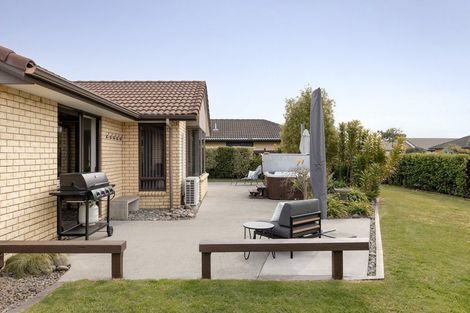 Photo of property in 8 Seabreeze Place, Papamoa Beach, Papamoa, 3118