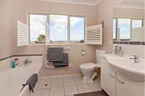 Photo of property in 3a Somerville Road, Shelly Park, Auckland, 2014