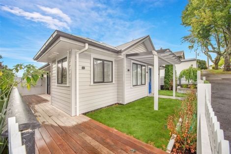 Photo of property in 2 Moana Street, Ohope, 3121