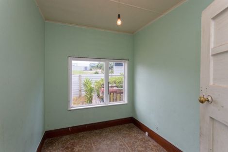Photo of property in 10 Pingao Place, Waiinu Beach, Wanganui, 4588