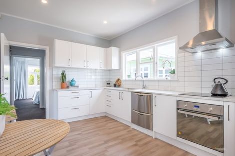 Photo of property in 7 East Street, Petone, Lower Hutt, 5012