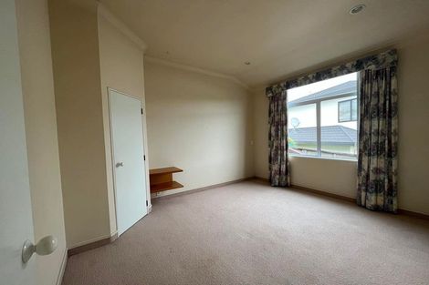 Photo of property in 39 Lanyon Place, Whitby, Porirua, 5024