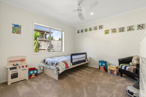 Photo of property in 6 Pohutukawa Place, Karaka, Papakura, 2113