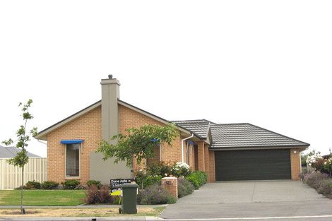 Photo of property in 68 Rothesay Road, Parklands, Christchurch, 8083