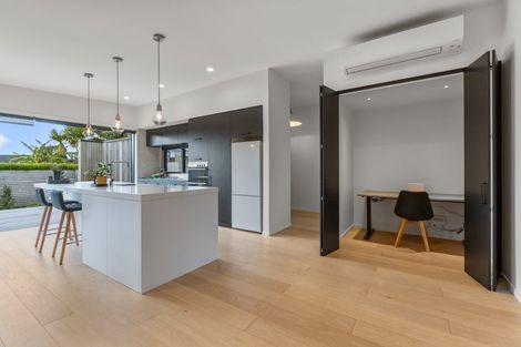 Photo of property in 1156a South Road, Oakura, 4314