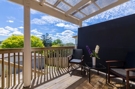 Photo of property in 17 Adam Sunde Place, Glen Eden, Auckland, 0602