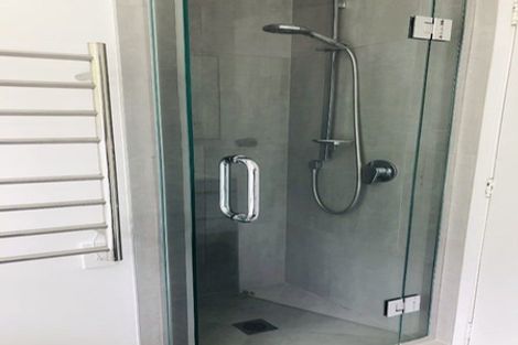 Photo of property in 1/14 Gillan Place, Bayview, Auckland, 0629