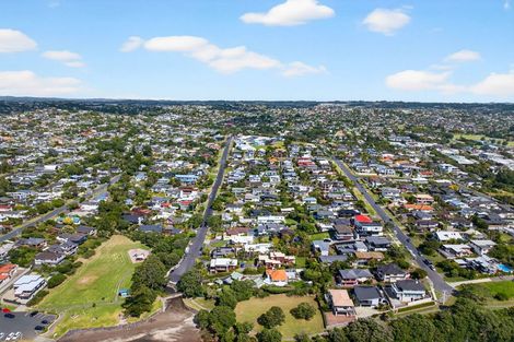 Photo of property in 1/50 Masterton Road, Rothesay Bay, Auckland, 0630