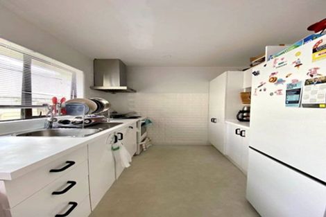 Photo of property in 1/13 Trengove Place, West Harbour, Auckland, 0618