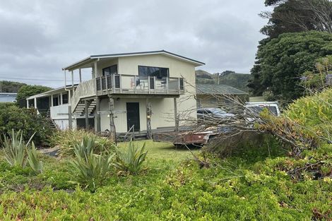 Photo of property in 12 Point Road, Mokau, 4376