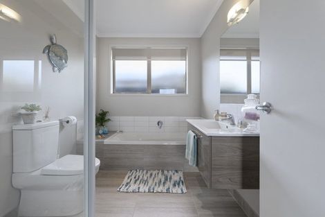 Photo of property in 22 Vista Close, Omokoroa, 3114