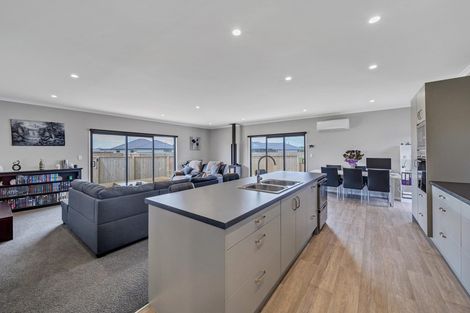 Photo of property in 8 Reremoana Close, Hawera, 4610