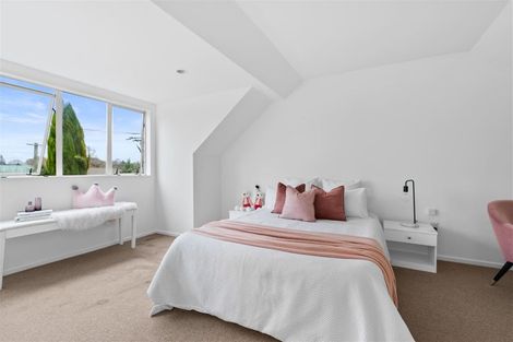 Photo of property in 2/8 Corfe Street, Ilam, Christchurch, 8041