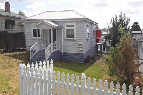 Photo of property in 26 Archibald Road, Kelston, Auckland, 0602